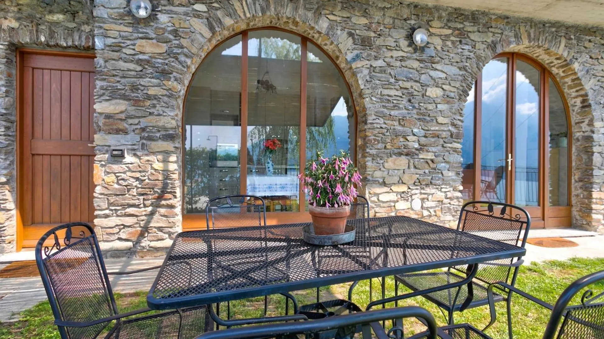 Belvilla By Oyo Casa Archi Cinque, Cleaning Included Gravedona 0*,  Italien
